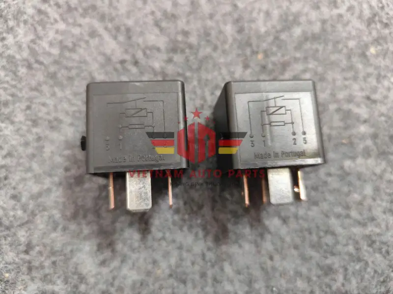 4H0951253A