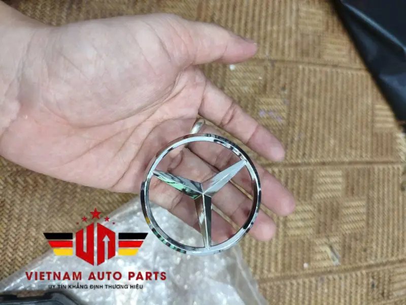 Logo vô lăng mercedes