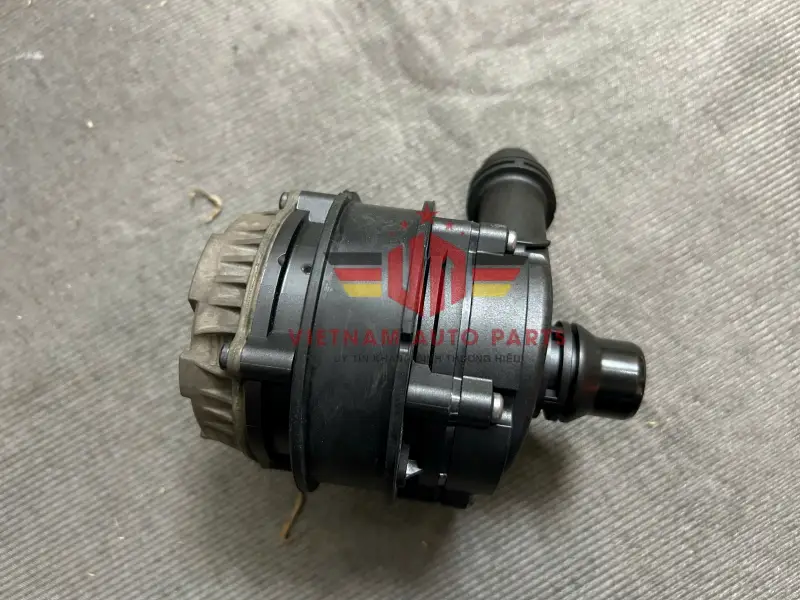 Bơm nước phụ BMW