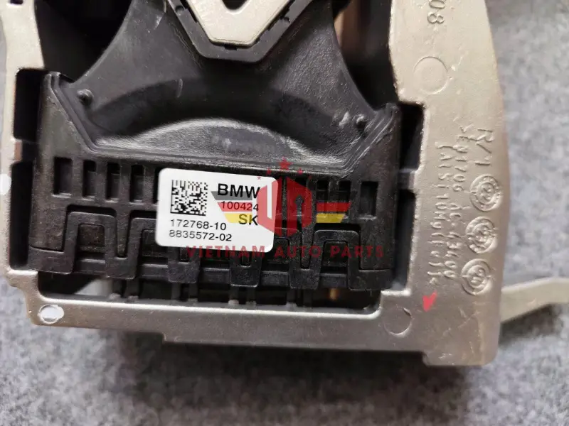 Chân máy BMW 218i F45