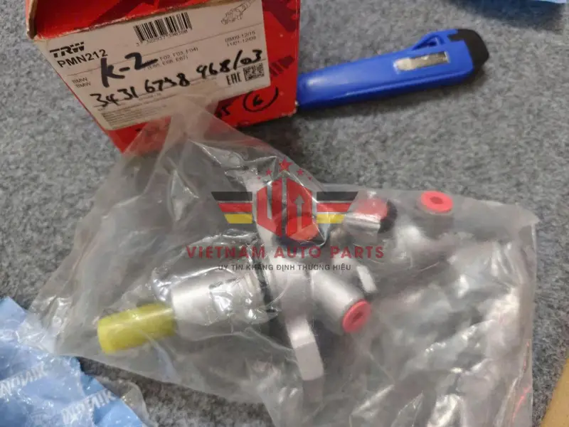 Tổng phanh BMW E66