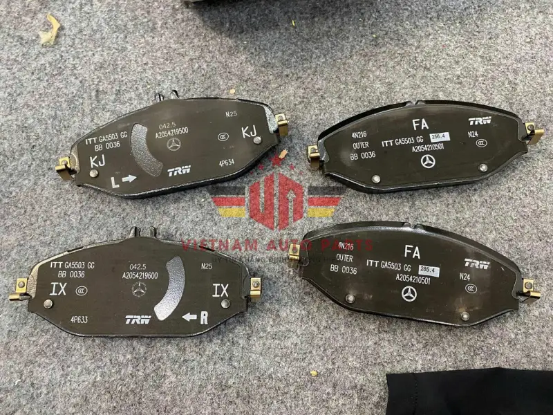 Má phanh trước mercedes E W213