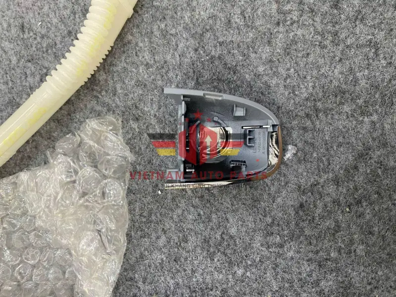 Ốp· tay mở cửa ngoài mercedes