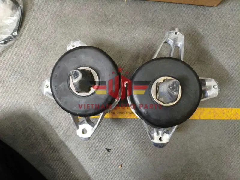 Chân máy mercedes GLE300D