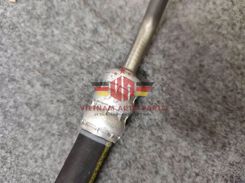 Ống dầu cam áp từ bơm đến thước mercedes W204