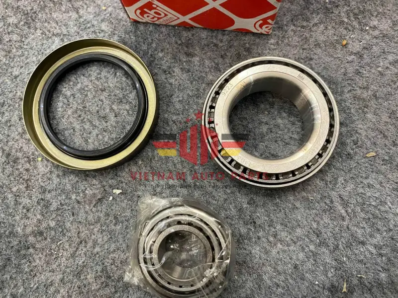 Bi moay ơ trước mercedes E400