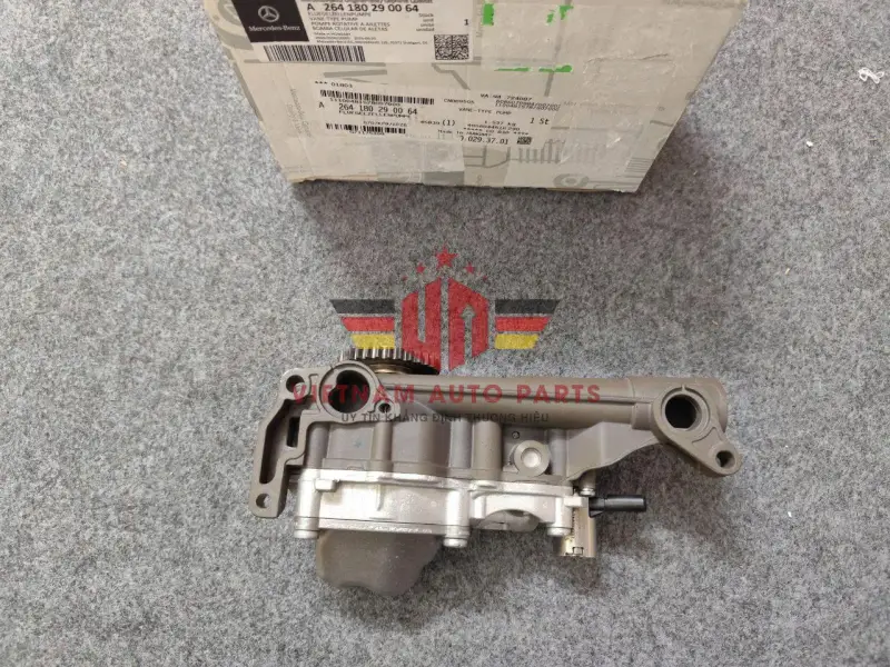 Bơm dầu máy mercedes M264