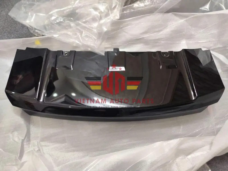 Ốp dưới cản trước Land Rover