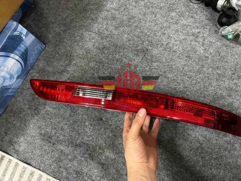 8R0945096