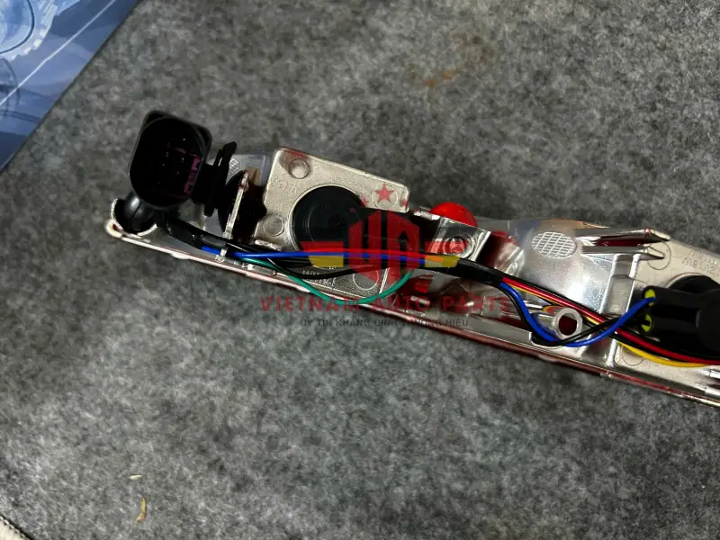 8R0945096